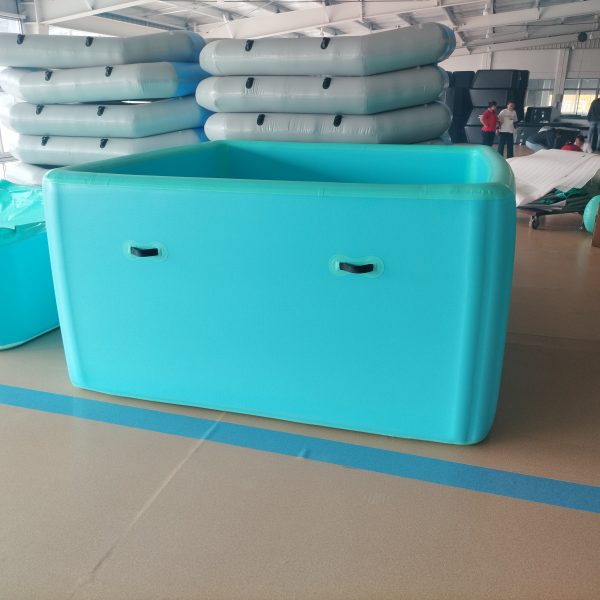 ⁦Large Cold Bath Pool For Muscle Recovery⁩ - الصورة ⁦6⁩
